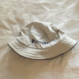 FREE GIFT WITH BUNDLE Dundee hat